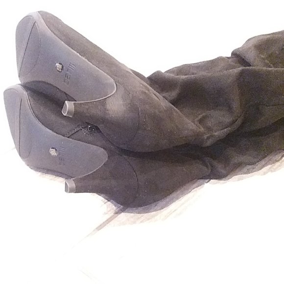 Women's Slouchy Boots With Pointy Toe - Color Black - Picture 4 of 16
